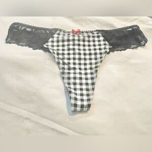 Sz L La vie en rose thong Checkered black & white NWT